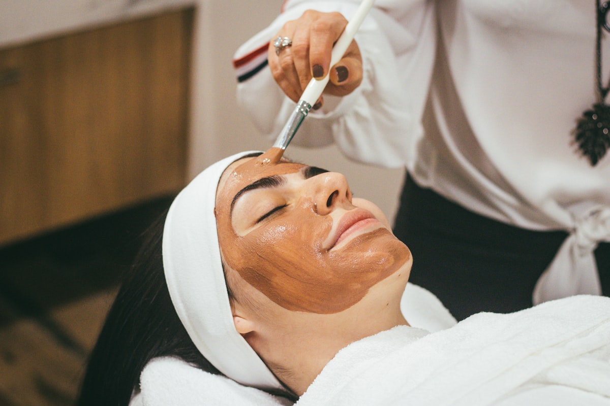 Botanical Jade Stone Collagen Facial